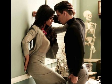 మేగజైన్ కోసం శ్రీదేవి సెక్సీ భంగిమల్లో...(ఫోటోలు)