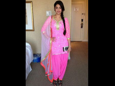 'ఎవడు' లో నా పాత్ర చనిపోతుంది