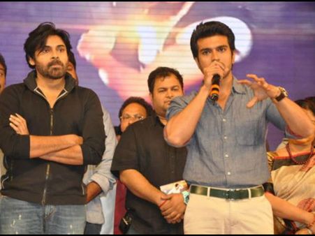 మెగా ఫ్యాన్స్ వర్సెస్ ఉద్యమకారులు (ఫోటో ఫీచర్)