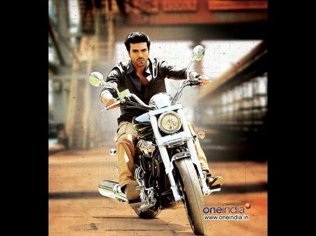 చరణ్ డబ్బింగ్ పూర్తి, తుఫాన్ రీలీజ్ డౌటే?