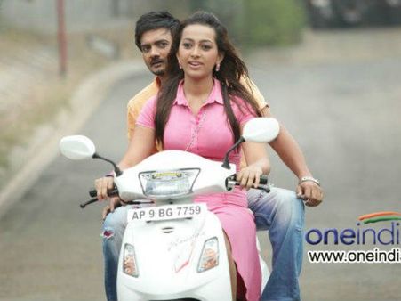 బాగుందని చెప్పడం అబద్దమే! (1000 అబద్దాలు రివ్యూ)