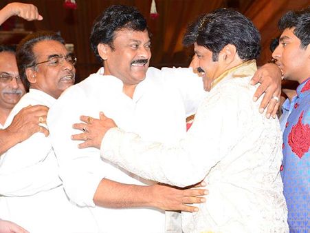 చిరంజీవి-బాలకృష్ణ కిస్ & మేక్‌అప్ (పిక్చర్స్)