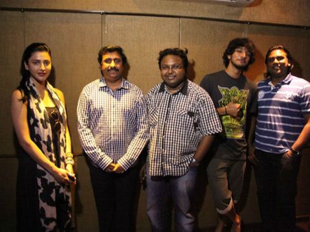 గౌతమ్‌ కార్తిక్‌ డాన్స్ కు శ్రుతిహాసన్ పాట