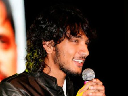 'కడలి' హీరో కొత్త సినిమా మొదలైంది