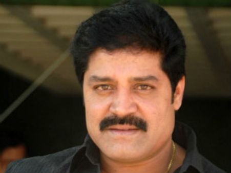 ఏంటీ శ్రీహరికి ఒంట్లో బాగోలేదా?