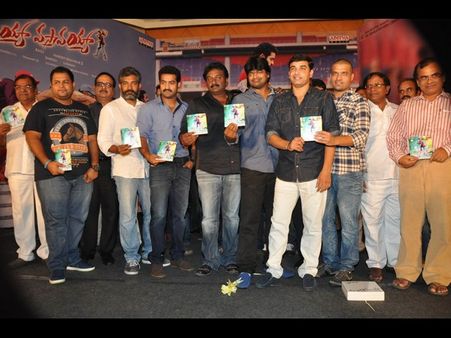 ఫ్యాన్స్‌ ఉంటేనే ఇష్టం, కానీ..(ఆడియో వేడుకలో ఎన్టీఆర్)