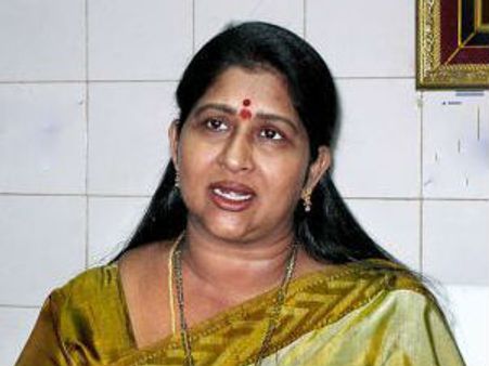 కంటతడి పెట్టిన సీనియర్ నటి కవిత