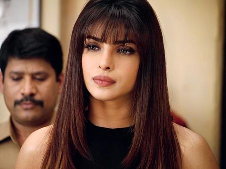 నెటిజన్లకు హెచ్చరిక, ఆ హీరోయిన్ వెరీ డేంజరస్