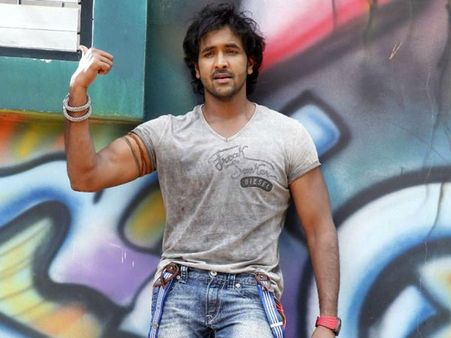 కృష్ణవంశీ ఇన్‌సల్ట్ చేశారనే...: మంచు విష్ణు