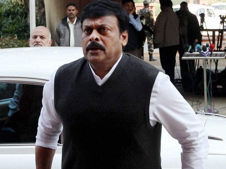 శ్రీహరి మరణవార్త నమ్మలేక పోతున్నా: చిరంజీవి