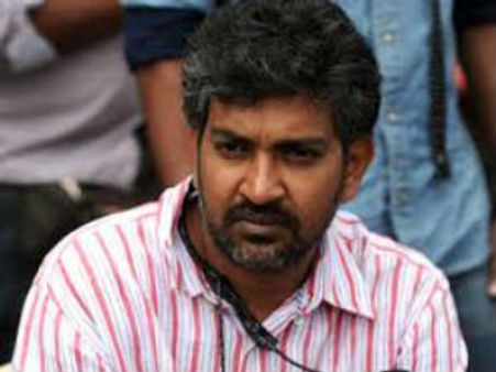 'అత్తారింటికి దారేది' ఎఫెక్ట్: రాజమౌళి జాగ్రత్తలు