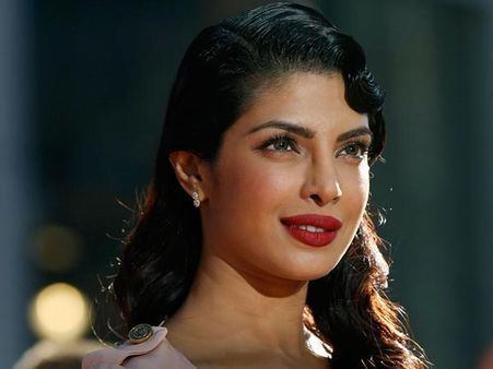 చరణ్ హీరోయిన్ రూ. 50 లక్షల విరాళం