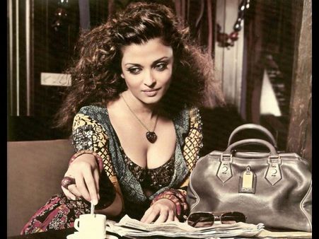 అందానికే అందం నీవే సుందరి..(ఐశ్వర్యరాయ్ ఫోటోలు)