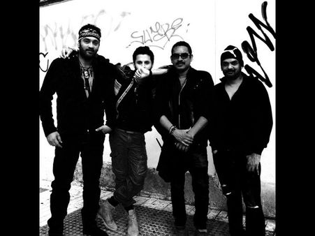 అదరకొడ్తున్న నితిన్ ‘హార్ట్ ఎటాక్’ ( కొత్త ఫోటోలు )