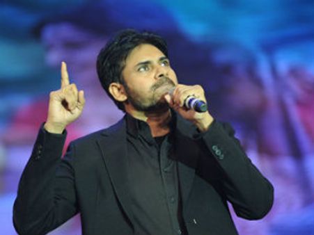 క్షమించమంటూ...పవన్ కళ్యాణ్ వద్దకు కాళ్ల బేరం?