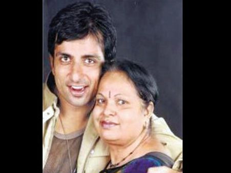 తట్టుకోలేకపోయా..నటన మానేద్దామనుకున్నా:సోనూ సూద్