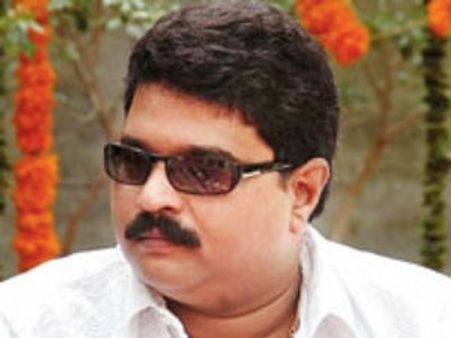 కోర్టుకు 'బెజవాడ' నిర్మాత .. పాస్‌పోర్టు సీజ్‌