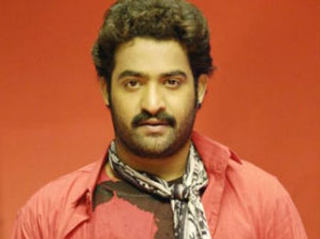 కుట్రకోణం: జూ ఎన్టీఆర్‌పై పగబట్టింది ఎవరు??