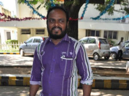 అయిదు పెళ్లిళ్లు చేసుకున్న దర్శకుడు...అరెస్టు