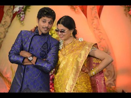 ప్రియుడితో సింగర్ గీతామాధురి చిలిపి చేష్టలు..(ఫోటోలు)