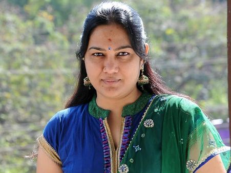 నటి హేమకు బూతు మెసేజ్ పంపిన వ్యక్తి అరెస్టు