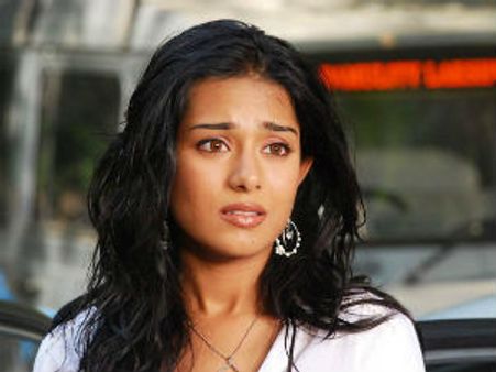 మహేష్ హీరోయిన్ పై ..ఆటోడ్రైవర్‌ల దాడి