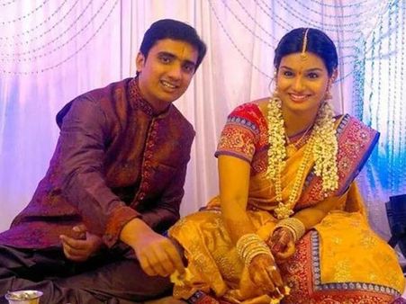 సింగర్ కృష్ణ చైతన్య, యాంకర్ మృదుల ఎంగేజ్మెంట్ (ఫోటోలు)