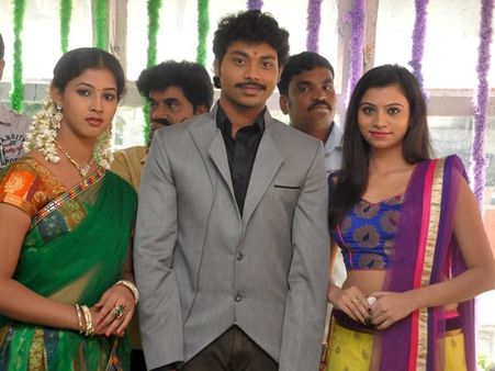 ఒక చూపుకే పడిపోయా...(ఫోటోలు)