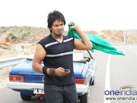 కారు పల్టీలు కొట్టినా బ్రతికాను: మంచు మనోజ్‌