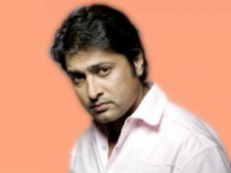 నటుడు సలీల్ అంకోలా మాజీ భార్య ఆత్మహత్య