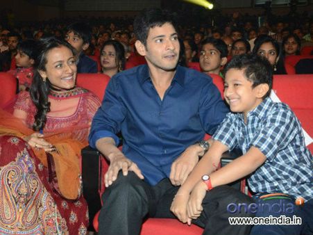 తనయుడు యాక్షన్: దూరంగా మహేష్ బాబు