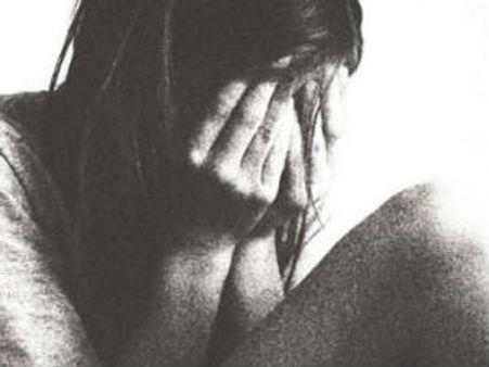 పెళ్లి చేసుకుంటానని మహిళపై సింగర్ రేప్