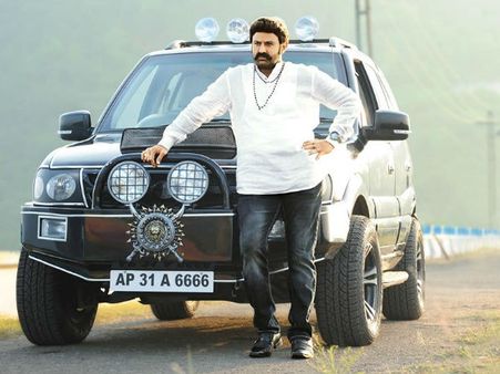 ‘లెజండ్’: టెర్రిఫిక్ లుక్‌లో బాలకృష్ణ (ఫోటో)