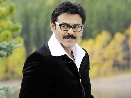 వెంకీ, మారుతి 'రాధ' చిత్రం కథ వివాదం?