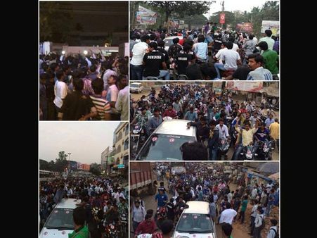 పంబ రేపిన పవన్ ఫ్యాన్స్, థియేటర్లో రచ్చ(ఫోటోలు)