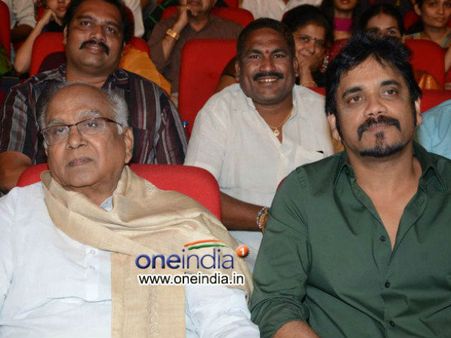 నాన్నపై సానుభూతి చూపొద్దు: నాగార్జున