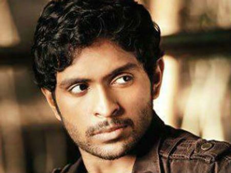 మలయాళీ హిట్ 'ఉస్తాద్‌ హోటల్‌' రీమేక్‌లో ...