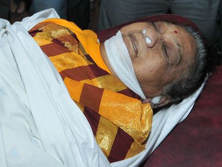 అంజలి దేవి అంత్యక్రియలు గురువారం(ఫోటో)