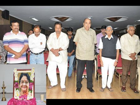 నటి అంజలీ దేవి సంతాప సభ (ఫోటోలు)