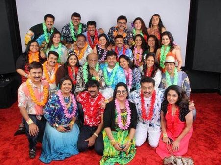 పార్టీ చేసుకున్న రజనీ, చిరు, బాలయ్య, వెంకీ, హీరోయిన్లు(ఫోటోలు)