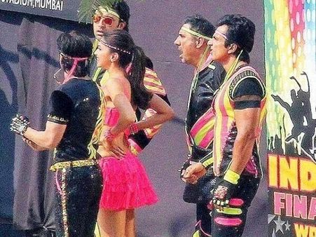 షూటింగులో గాయపడ్డ షారుక్ ఖాన్