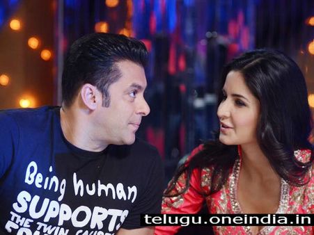 కత్రినాకు సల్మాన్ హగ్, పెళ్లికి హాజరవుతానని వ్యాఖ్య (ఫోటోలు)