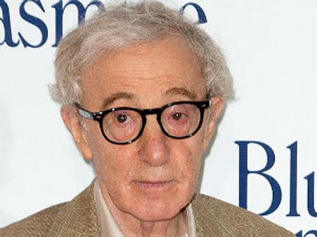 లైంగిక వేధింపులు: దర్శకుడిపై కుమార్తె కేసు