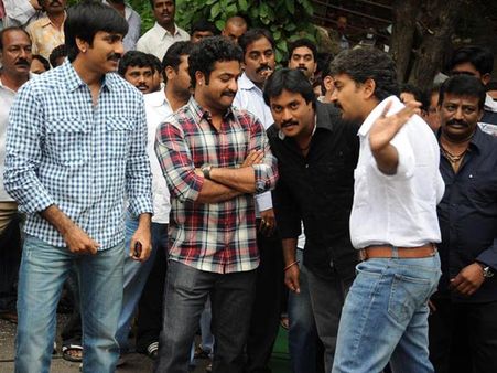 జూ ఎన్టీఆర్‌పై రాజమౌళి సీరియస్, మందలింపు! (ఫోటో)