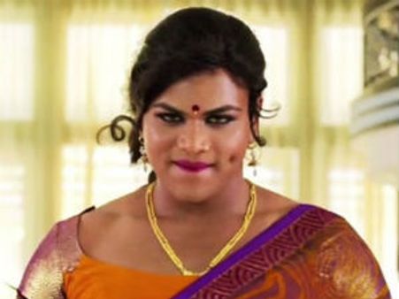 ఏ పాత్ర సెట్ కాకనే ఆడ వేషం, ఎగిరిగంతేసిన మనోజ్