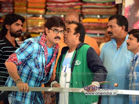 నవ్వించే... ('మల్లిగాడు మ్యారేజ్ బ్యూరో' ప్రివ్యూ)