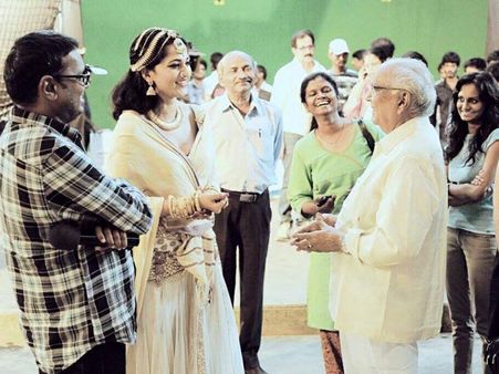 ‘రుద్రమదేవి’తో అక్కినేని ముచ్చట్లు (ఫోటో)