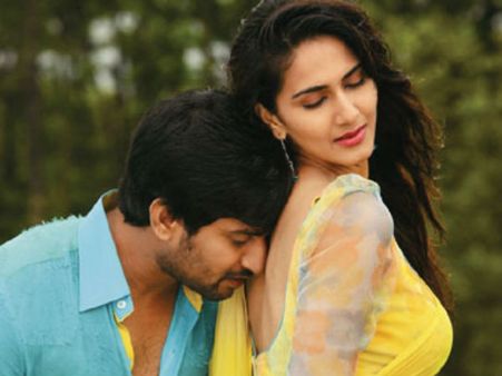 నానితో ఎఫైర్ ఉందంటూ హీరోయిన్ సెన్సేషన్ కామెంట్