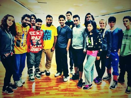 డాన్స్ రిహార్సల్స్ లో అల్లు అర్జున్ (ఫొటో)