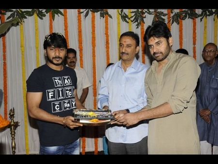 పవన్ 'గబ్బర్ సింగ్ 2' ముహూర్తం (ఫోటోలు)